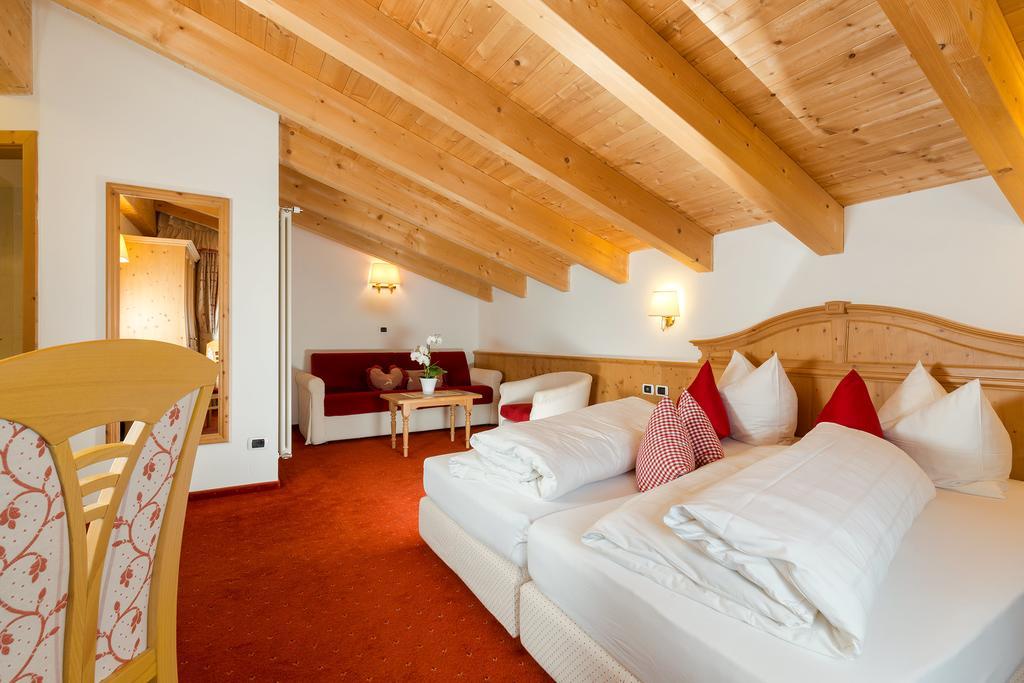 Hotel Bel Sit Corvara In Badia Exterior photo